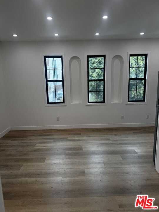 Foto del edificio - 1047 Irolo St