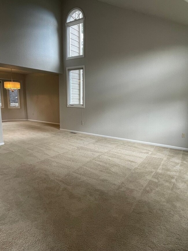 Building Photo - Beautiful Two-Story Home in Cul-de-sac