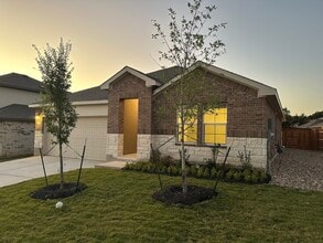 Building Photo - 2429 Hackamore Dr
