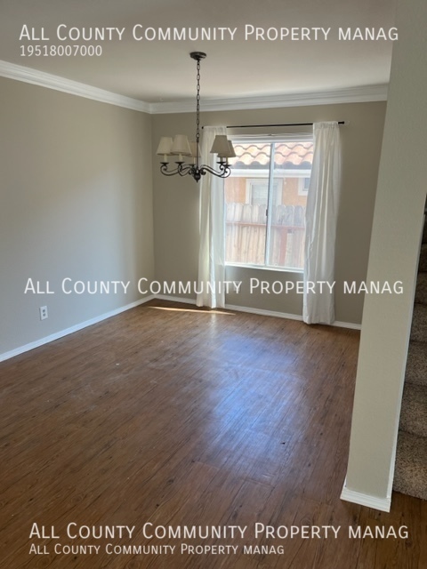 Foto del edificio - Beautiful 4 Bedroom 2 Bath Spacious home i...