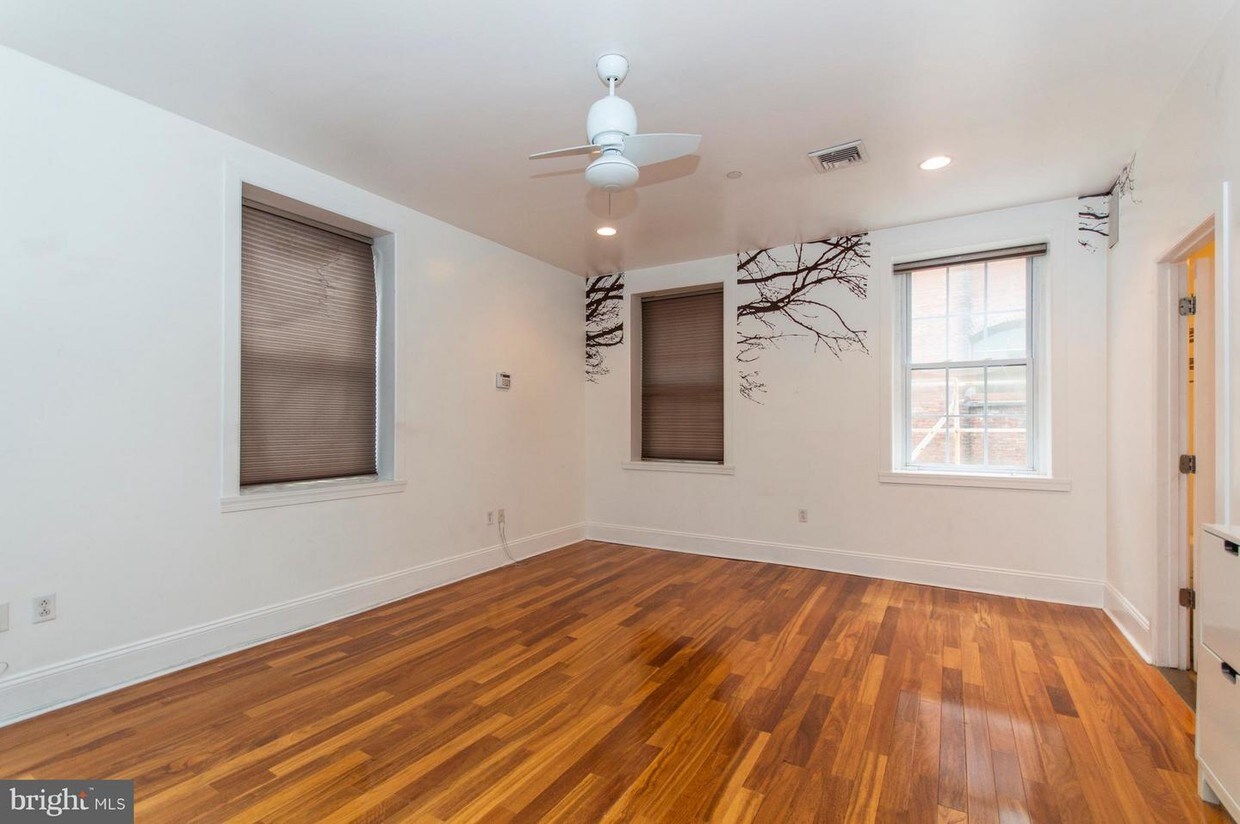 Foto principal - 237-41 N Bread St