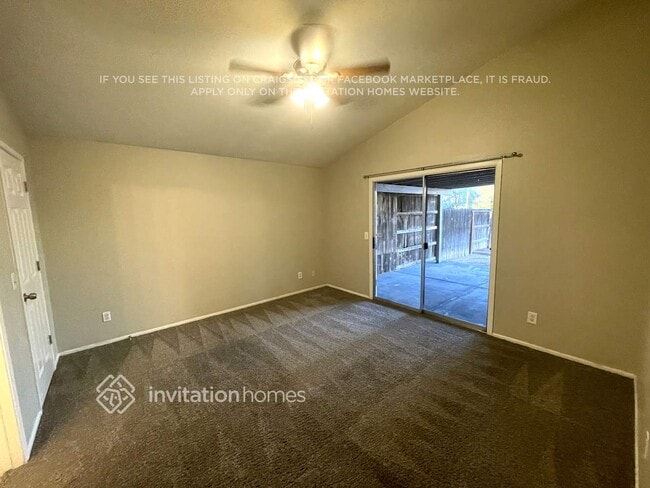 Building Photo - 822 E Gila Ln