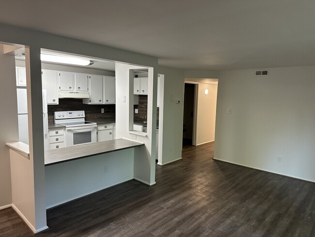 Photo - 3164 Central Ave Townhome