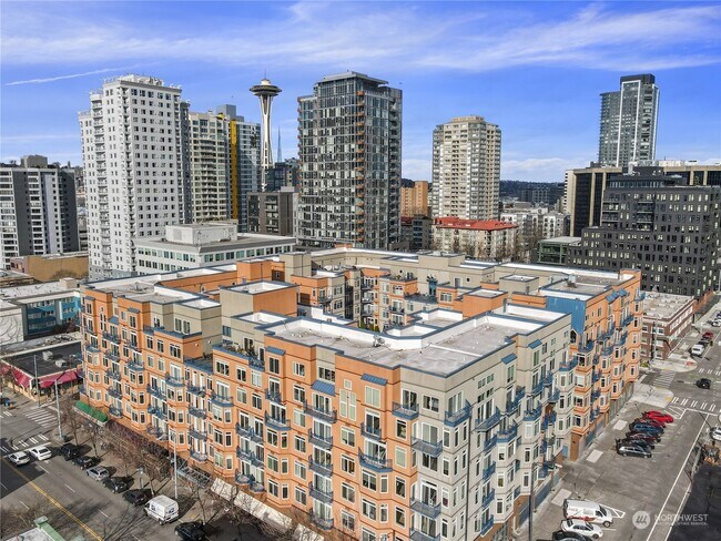 Belltown Court - 2415 2nd Ave