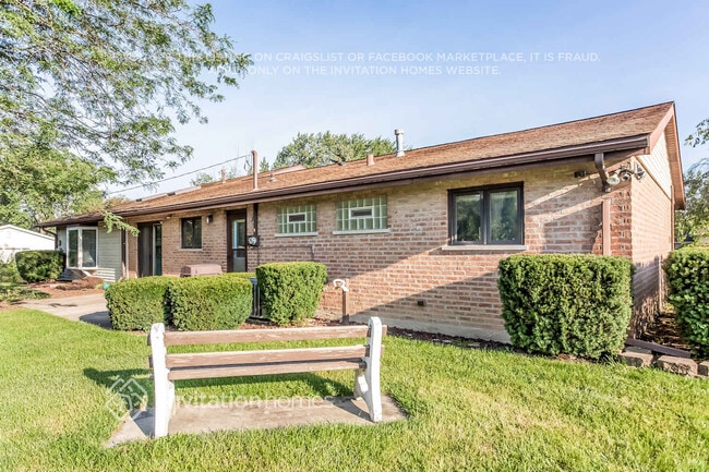 Building Photo - 16400 Sherwood Dr