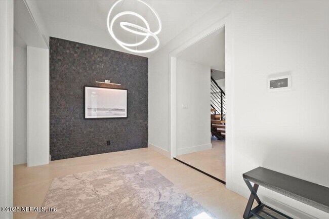 Foto del edificio - 739 Spinnakers Reach Dr