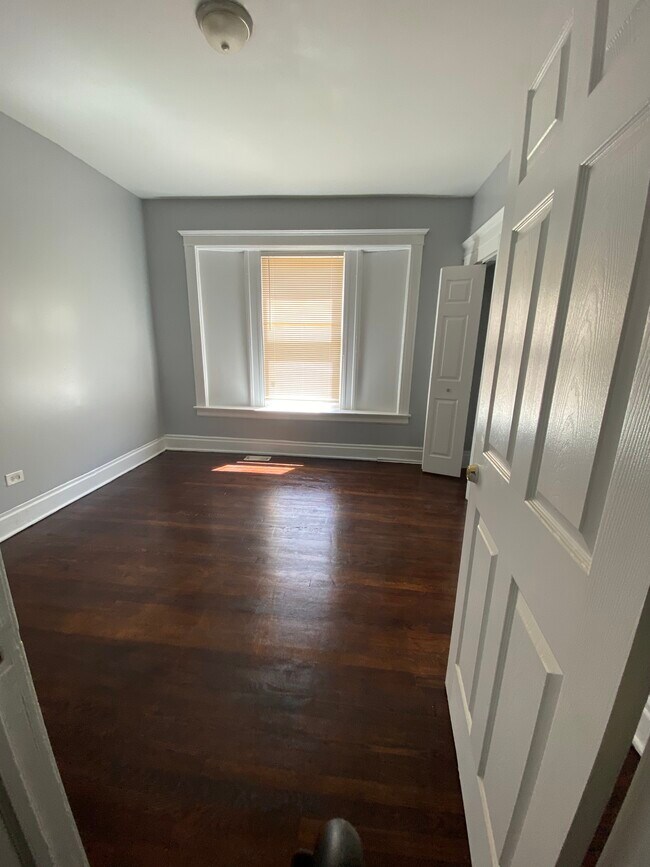 Building Photo - 6559 S Eberhart Ave