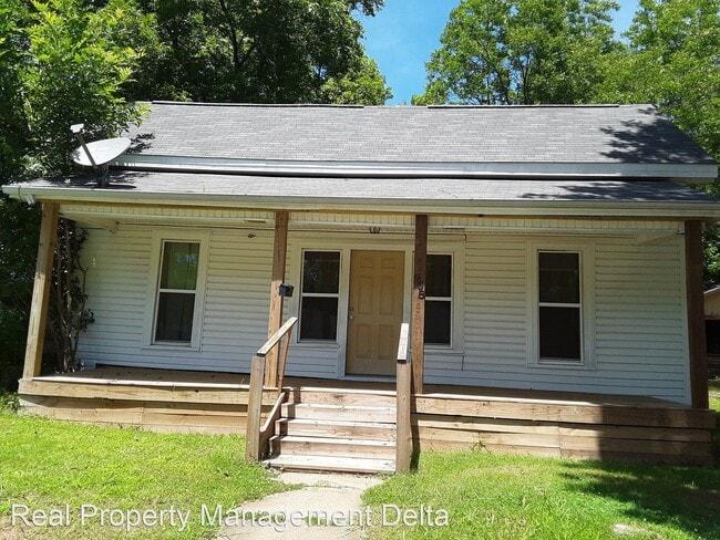 Building Photo - 3 br, 1 bath House - 908 West Race St