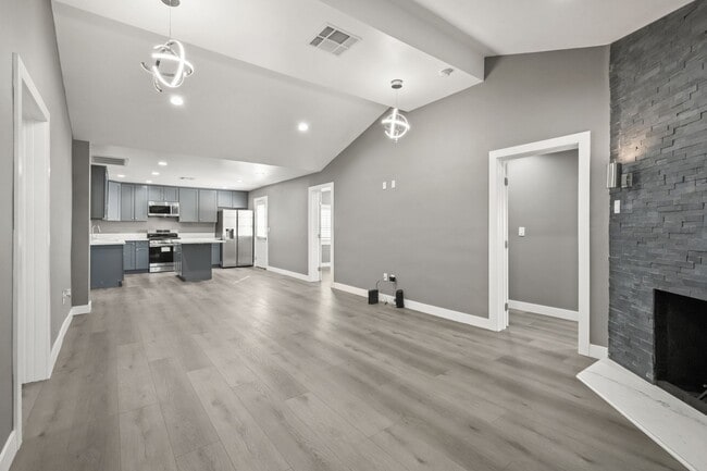 Foto del edificio - 13052 Terra Bella St