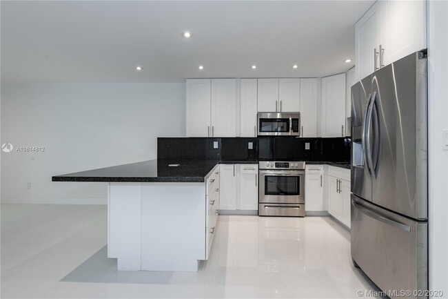 Building Photo - 13505 NE 23rd Pl   North Miami Fl 33181