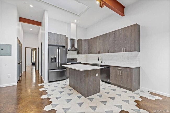 Building Photo - 2610 Third Ave