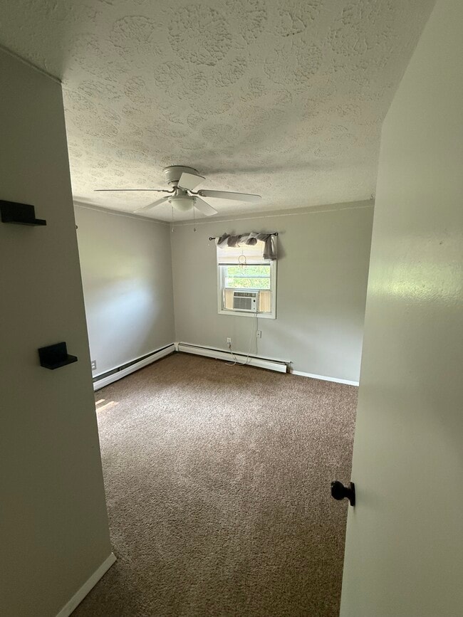 Building Photo - 1173 Rosewood Dr NE