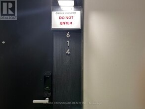 Building Photo - 461 Green Rd