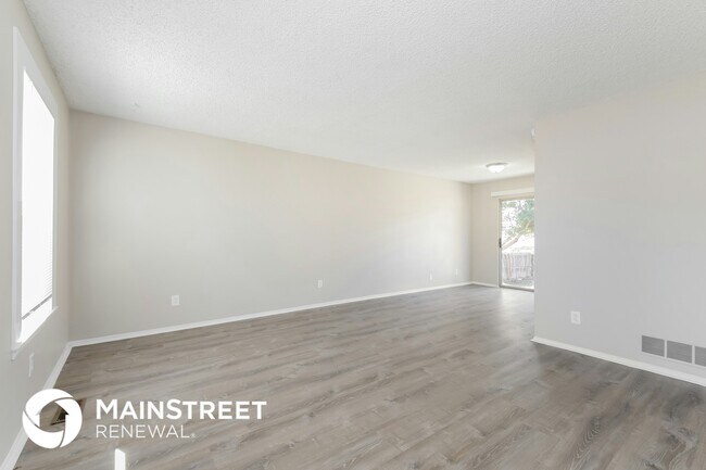 Foto del edificio - 9661 Adams St