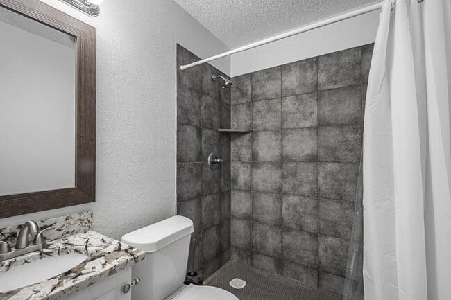 Foto del edificio - 1009 High Point Rd