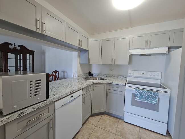 Building Photo - 3612 Alder Dr