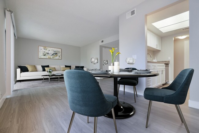 Building Photo - Sycamore Canyons