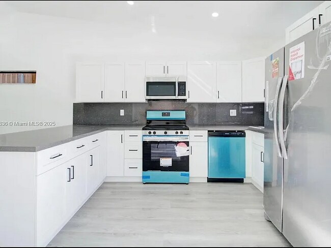 Foto del edificio - 10210 NW 125th St