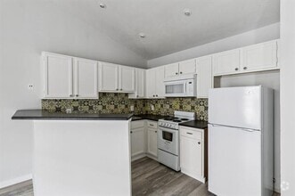 Building Photo - 6108 Abrams Rd