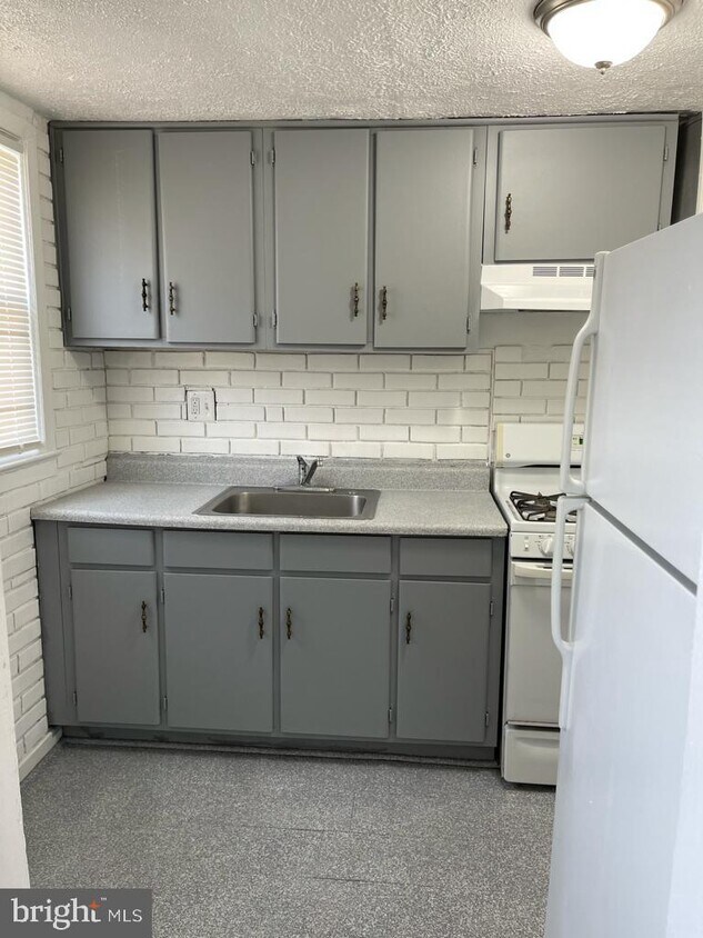 Foto principal - 3805 28th Ave