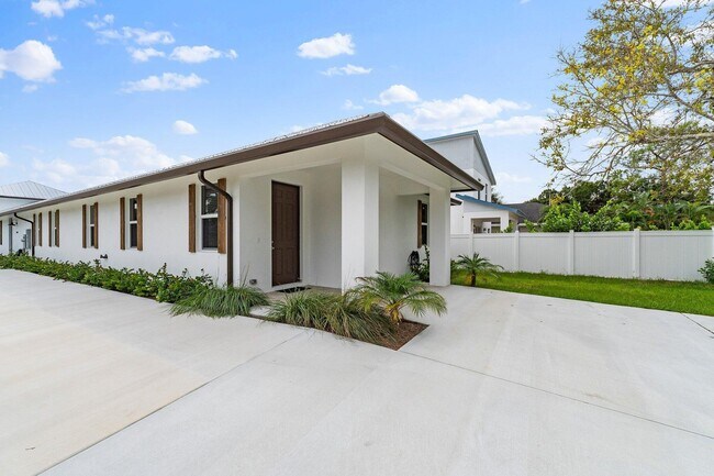 Foto del edificio - 17868 Limestone Creek Rd