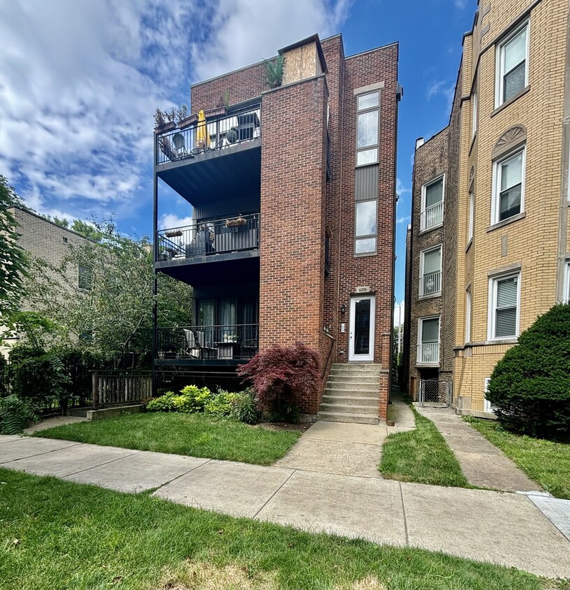 Primary Photo - 6208 N Talman Ave
