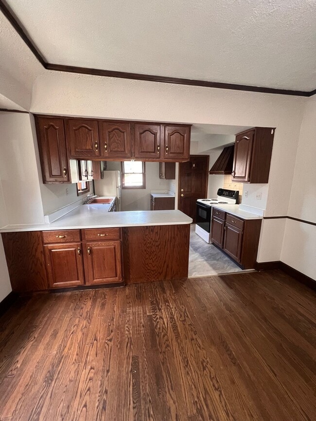 Building Photo - 169 S 64th St