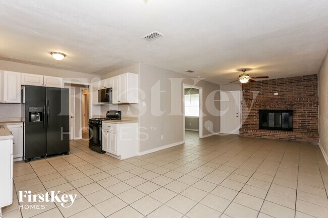 Foto del edificio - 115 Brook Hollow Dr