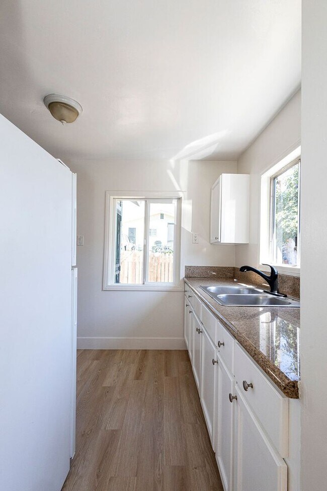 Building Photo - Charming 2BR Back House Near Downtown LA & Dodger Stadium