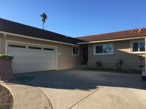 Building Photo - 1215 Clayton Ct