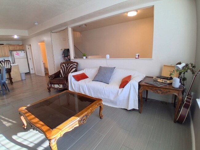 Foto del edificio - 609 N Seven Peaks Blvd