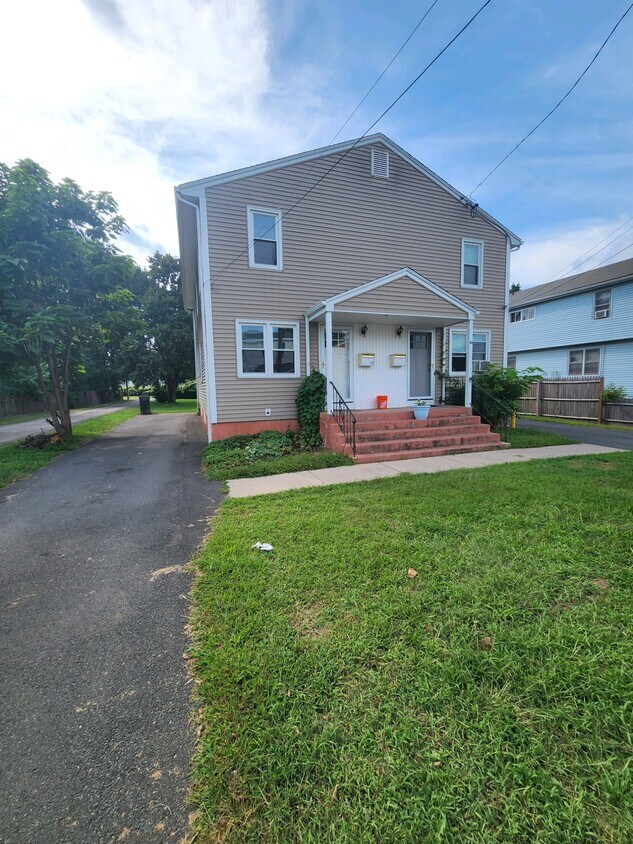 Primary Photo - 39 Laurel St