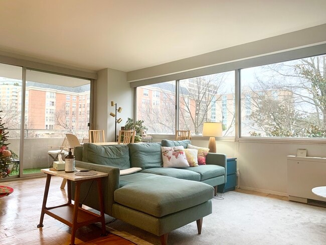Living/Dining - 5500 Friendship Blvd