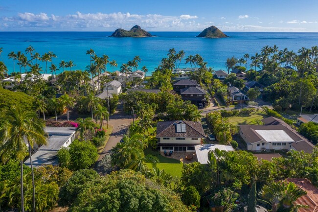Building Photo - Fully Furnished Lanikai House with A/C