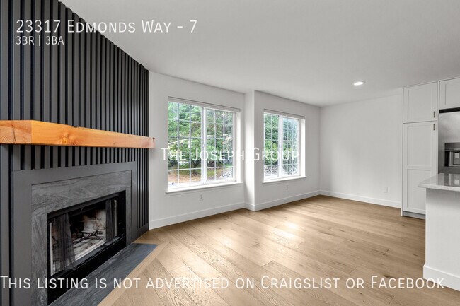 Building Photo - Beautifully Remodeled 3BD/2.5BA Edmonds To...