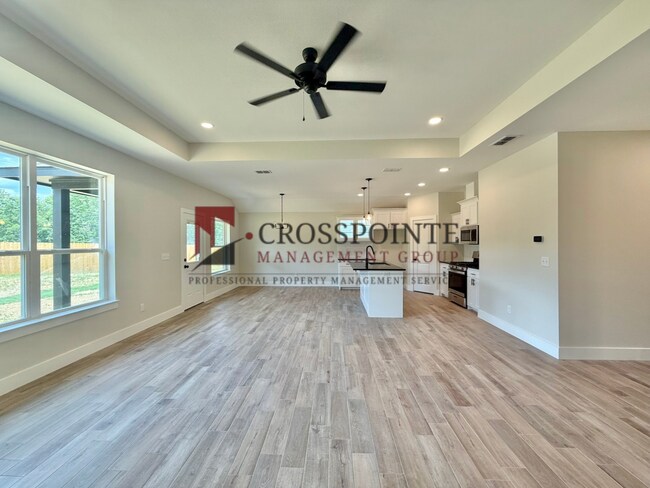 Building Photo - Beautiful 3 Bedroom 2 Bathroom Home!