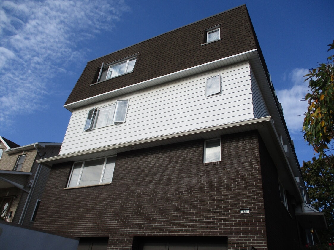 Building Front View - 88 Feronia Way