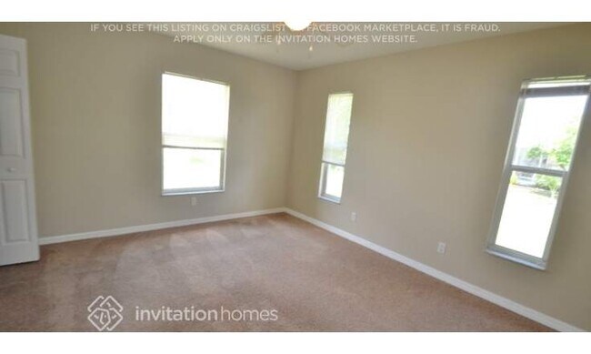 Building Photo - 3503 SW 12th Ave