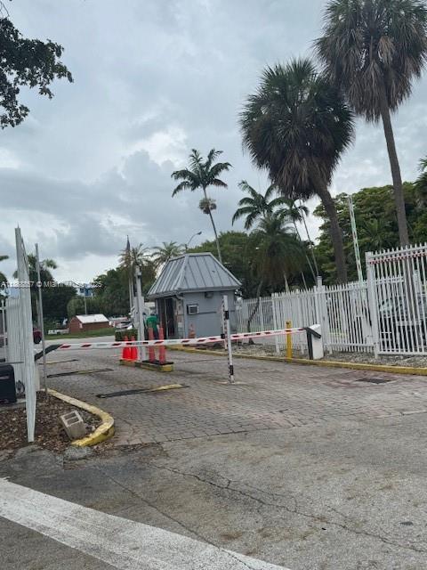 Foto del edificio - 9351 Fontainebleau Blvd