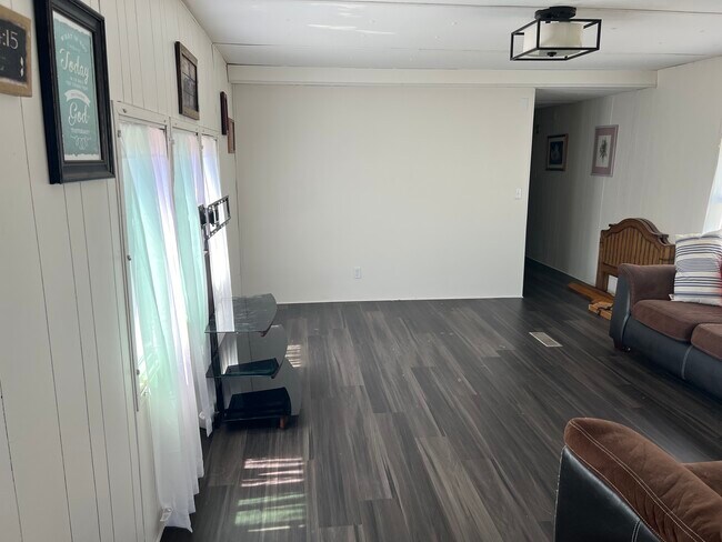 Foto del edificio - 341 A St