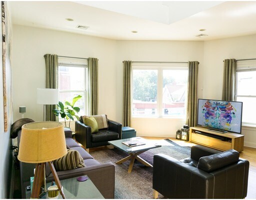 Foto principal - 938-940 Dorchester Ave