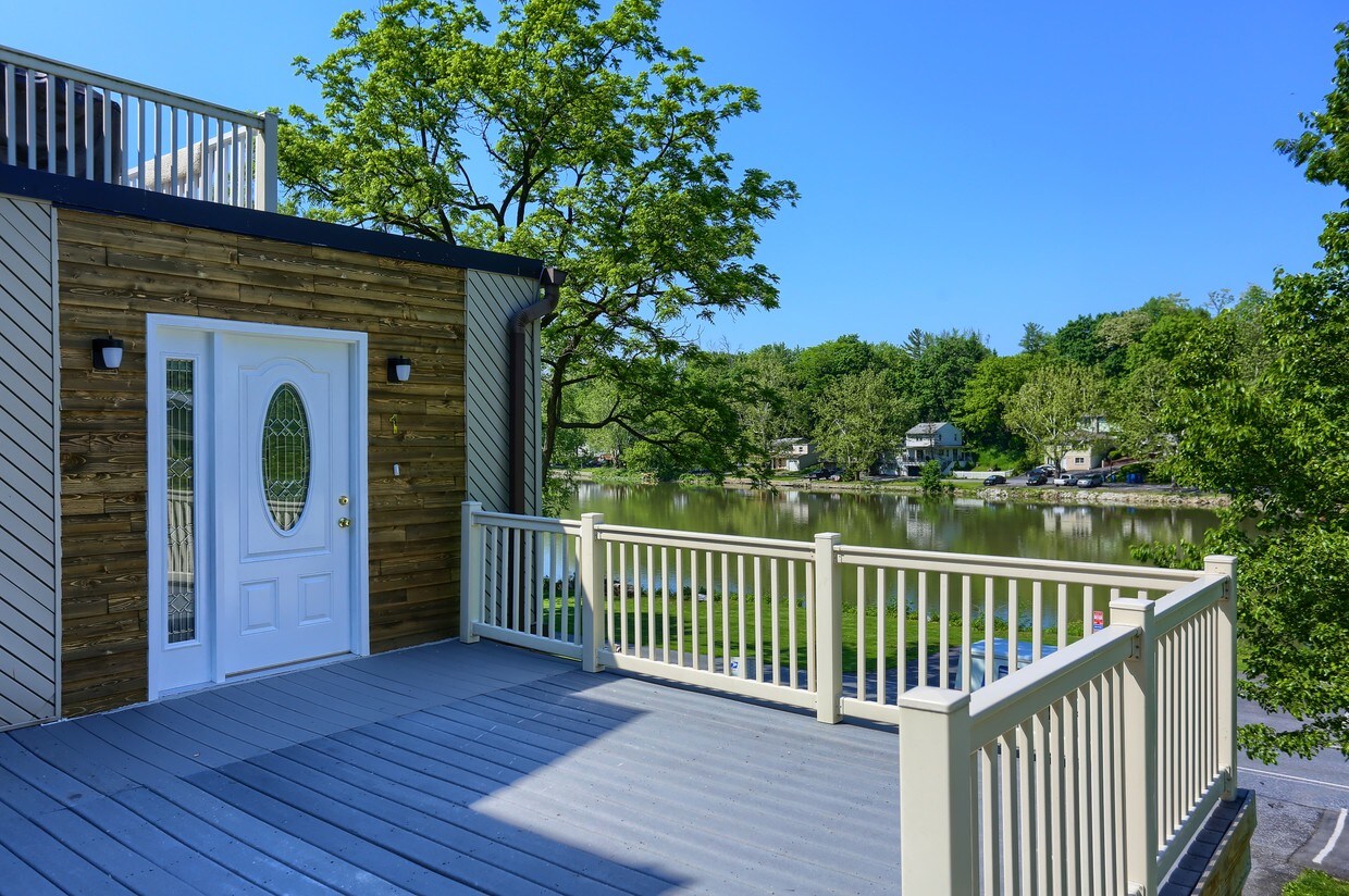 Foto principal - 2 Stone Spring Ln