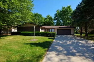 Building Photo - 425 W Forsyth Rd