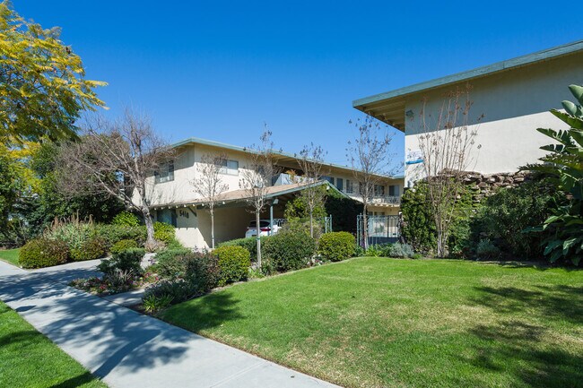 Building Photo - 5418 Willowcrest Ave