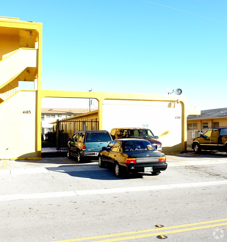 Building Photo - Turf 2