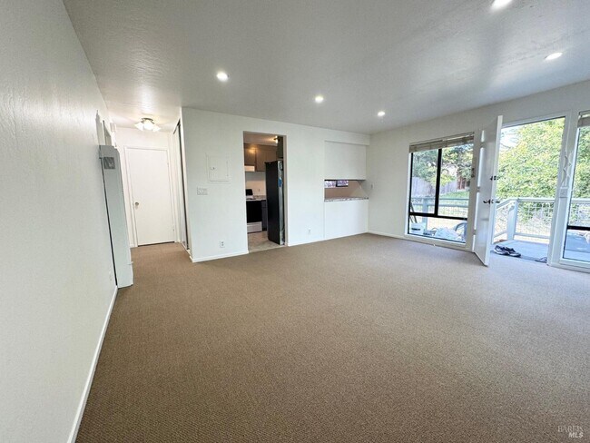 Foto del edificio - 270 Shoreline Hwy