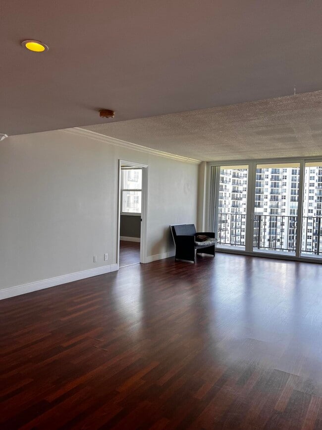 Building Photo - 1801 S Flagler Dr
