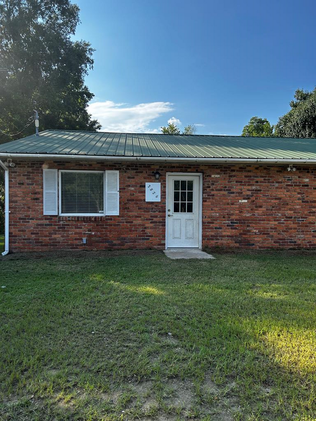 Primary Photo - 2826 W Cleveland St