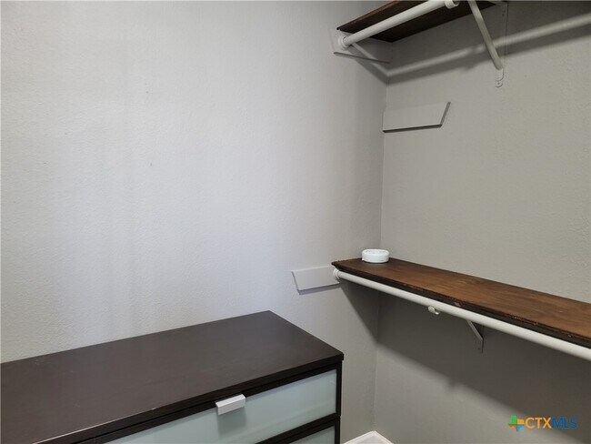 Foto del edificio - 2708 Taft St