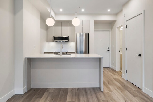 Building Photo - 45511-45511 Campus Dr